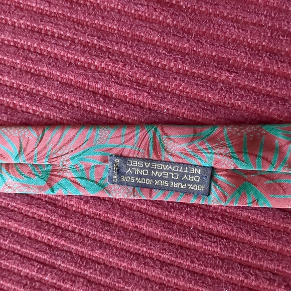 Giorgio Armani Silk Tie - Picture 4 of 4